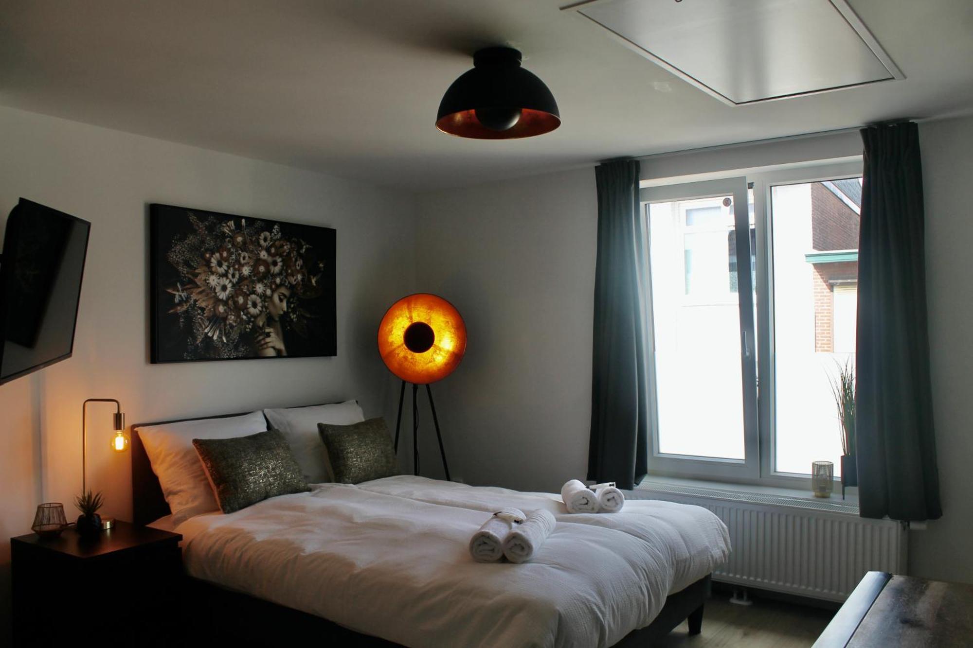 B&K Urban City Suites 提耳堡 外观 照片