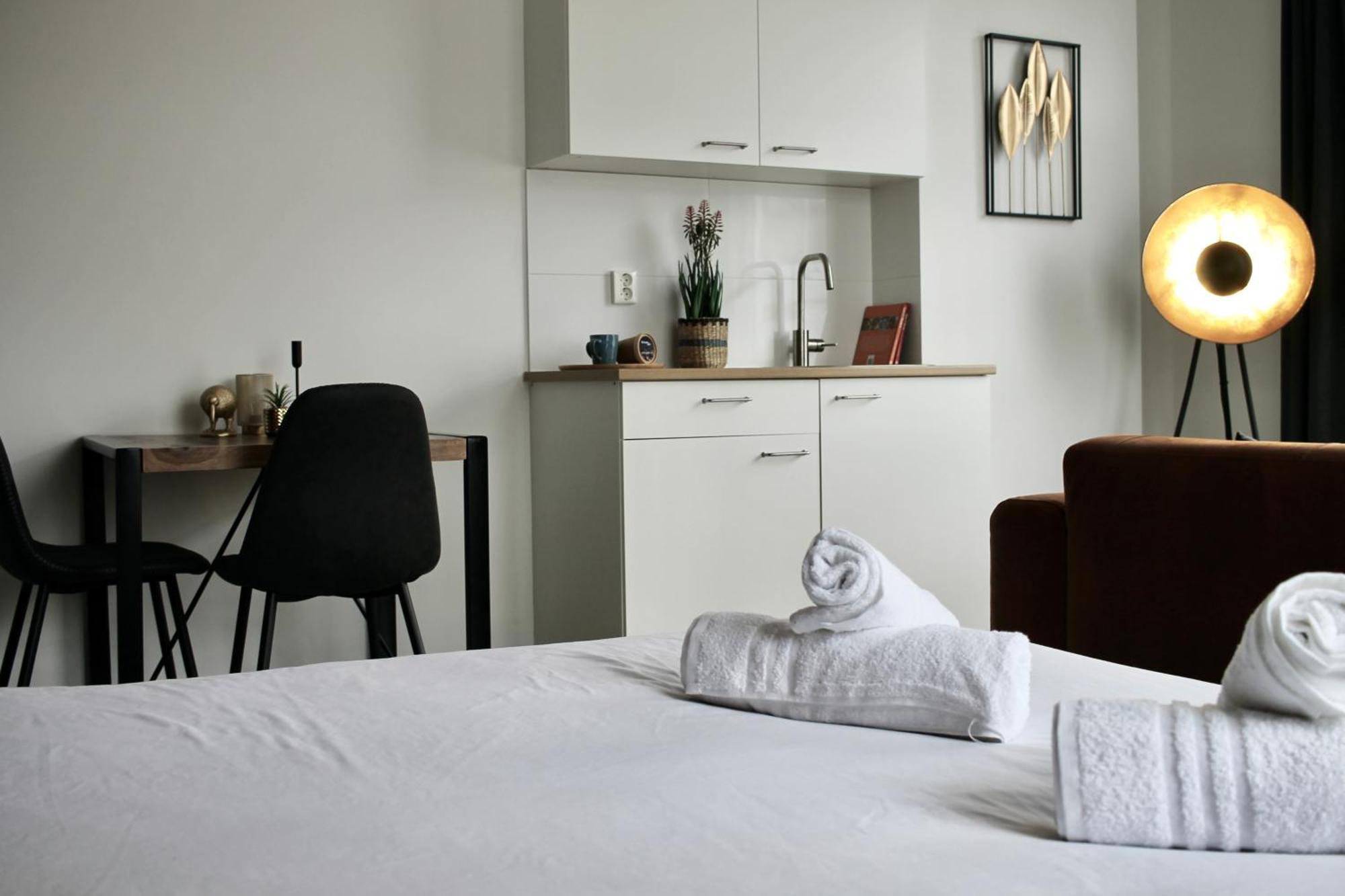 B&K Urban City Suites 提耳堡 外观 照片