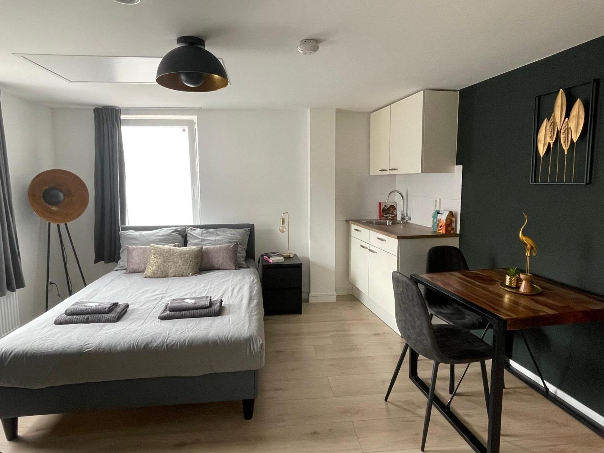 B&K Urban City Suites 提耳堡 外观 照片