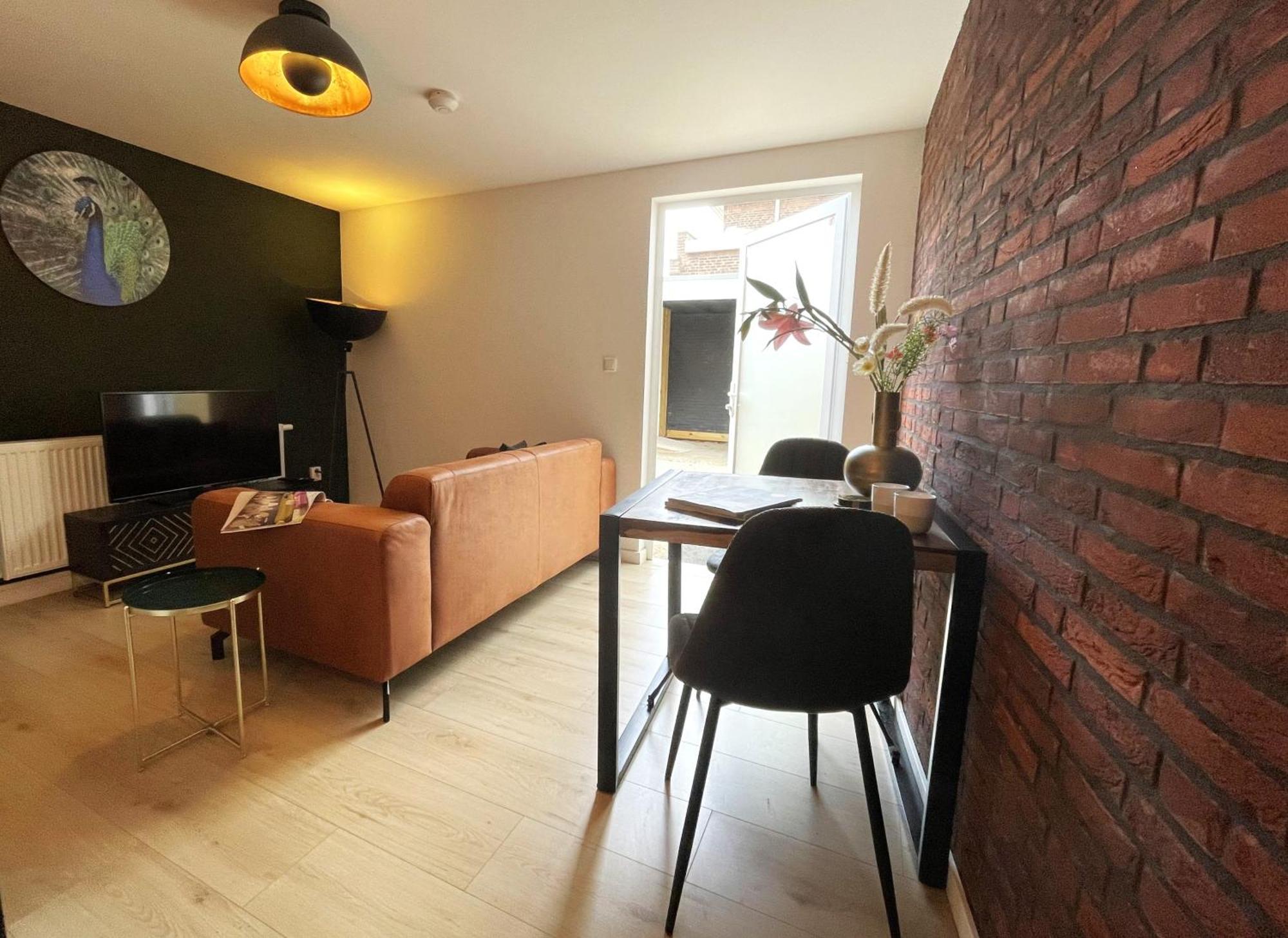 B&K Urban City Suites 提耳堡 外观 照片