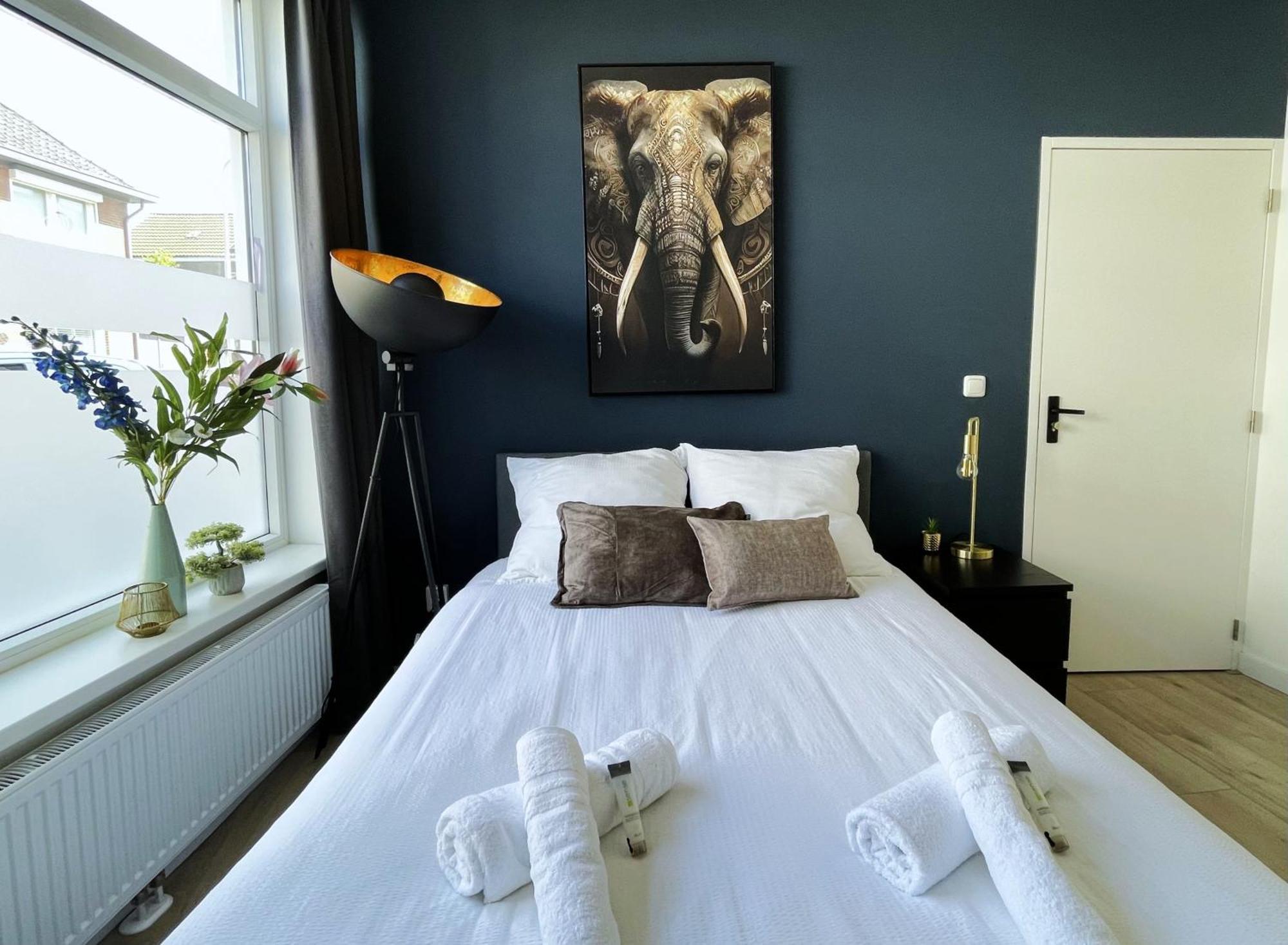 B&K Urban City Suites 提耳堡 外观 照片
