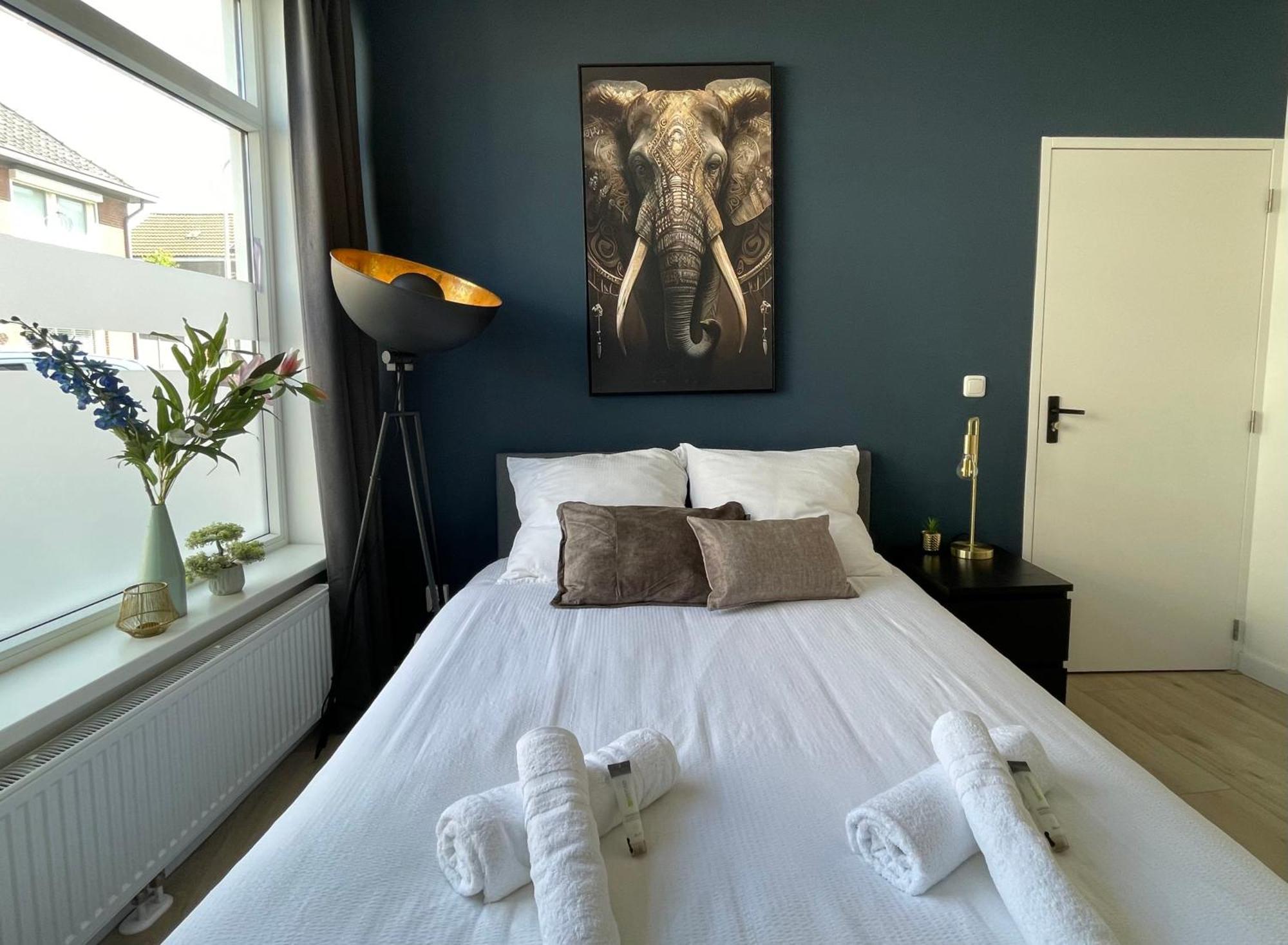 B&K Urban City Suites 提耳堡 外观 照片