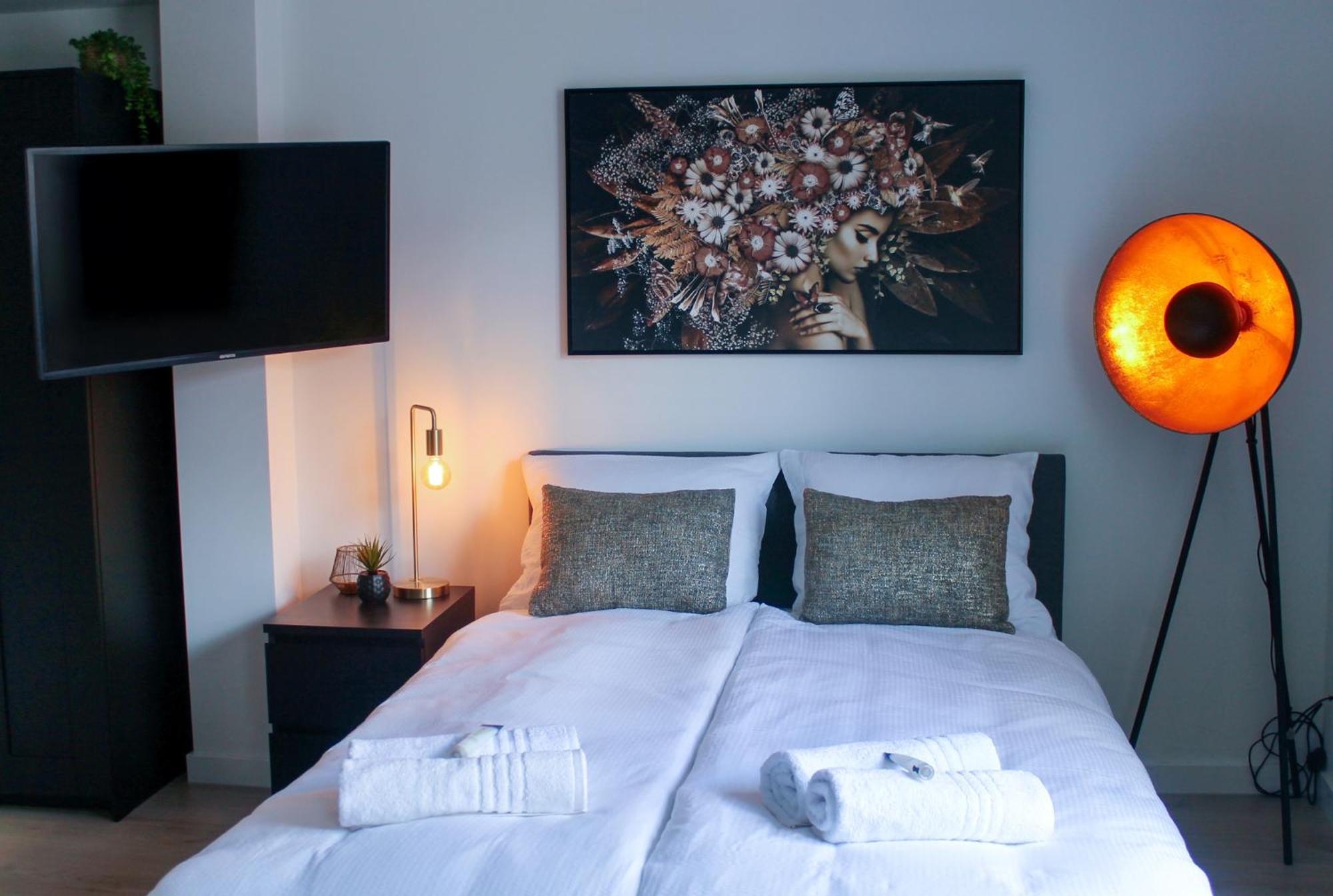 B&K Urban City Suites 提耳堡 外观 照片