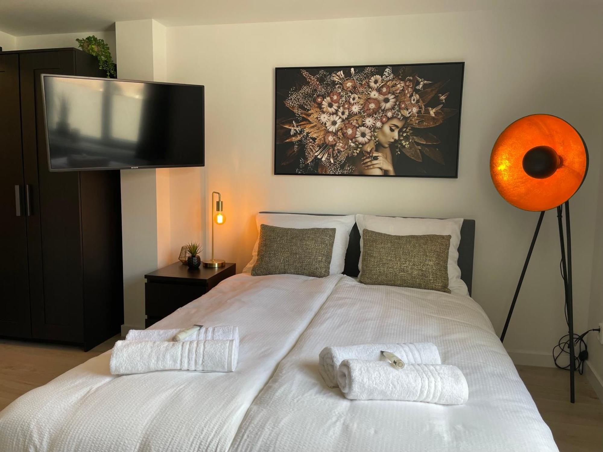 B&K Urban City Suites 提耳堡 外观 照片